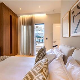 Selection of 5 bedroom seafront villas with heated pool on Ciovo near Trogir, sleeps 10